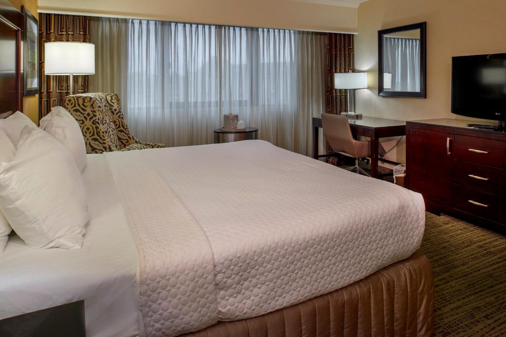 Crowne Plaza St. Louis Airport By Ihg Hotel