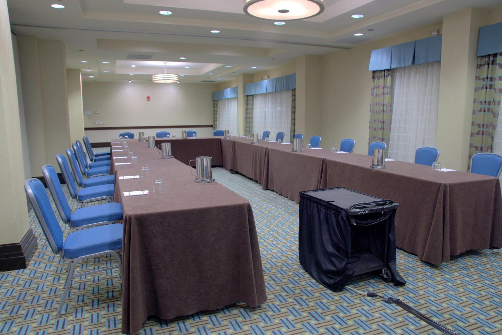 Hotel Crowne Plaza St. Louis Airport By Ihg