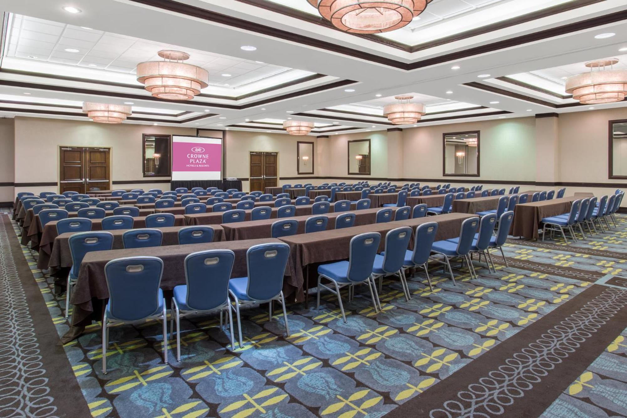 Crowne Plaza St. Louis Airport By Ihg