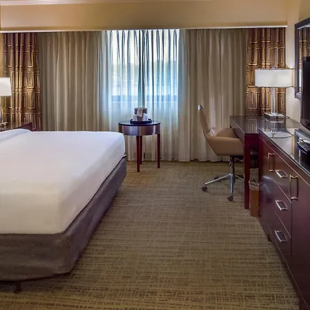 Crowne Plaza Hotel St. Louis Airport By Ihg Bridgeton Exterior photo