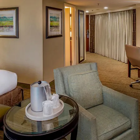 Crowne Plaza Hotel St. Louis Airport By Ihg Bridgeton Exterior photo