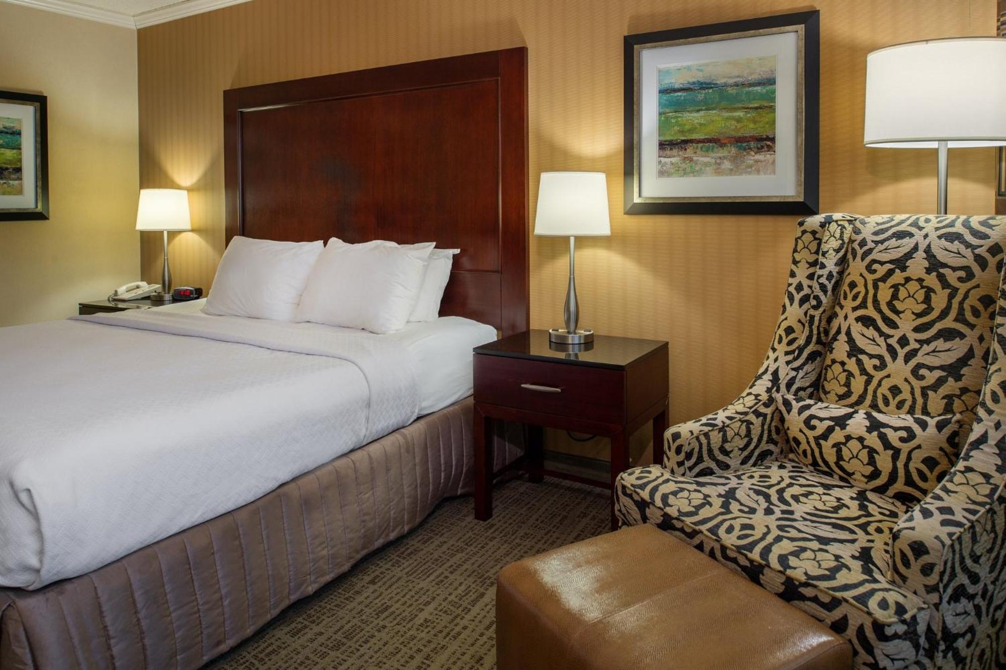 Crowne Plaza St. Louis Airport By Ihg Hotel