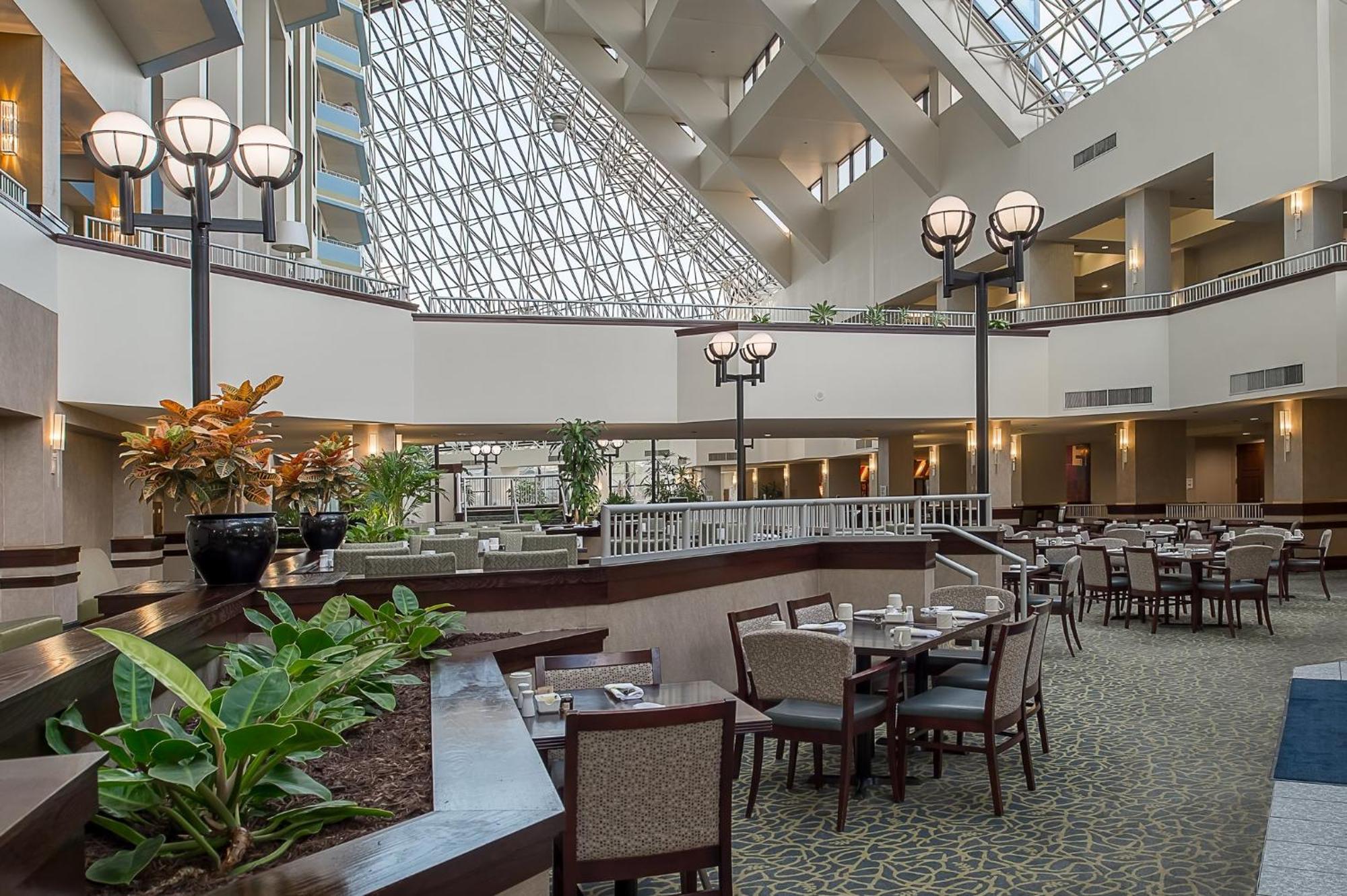 Hotel Crowne Plaza St. Louis Airport By Ihg Bridgeton