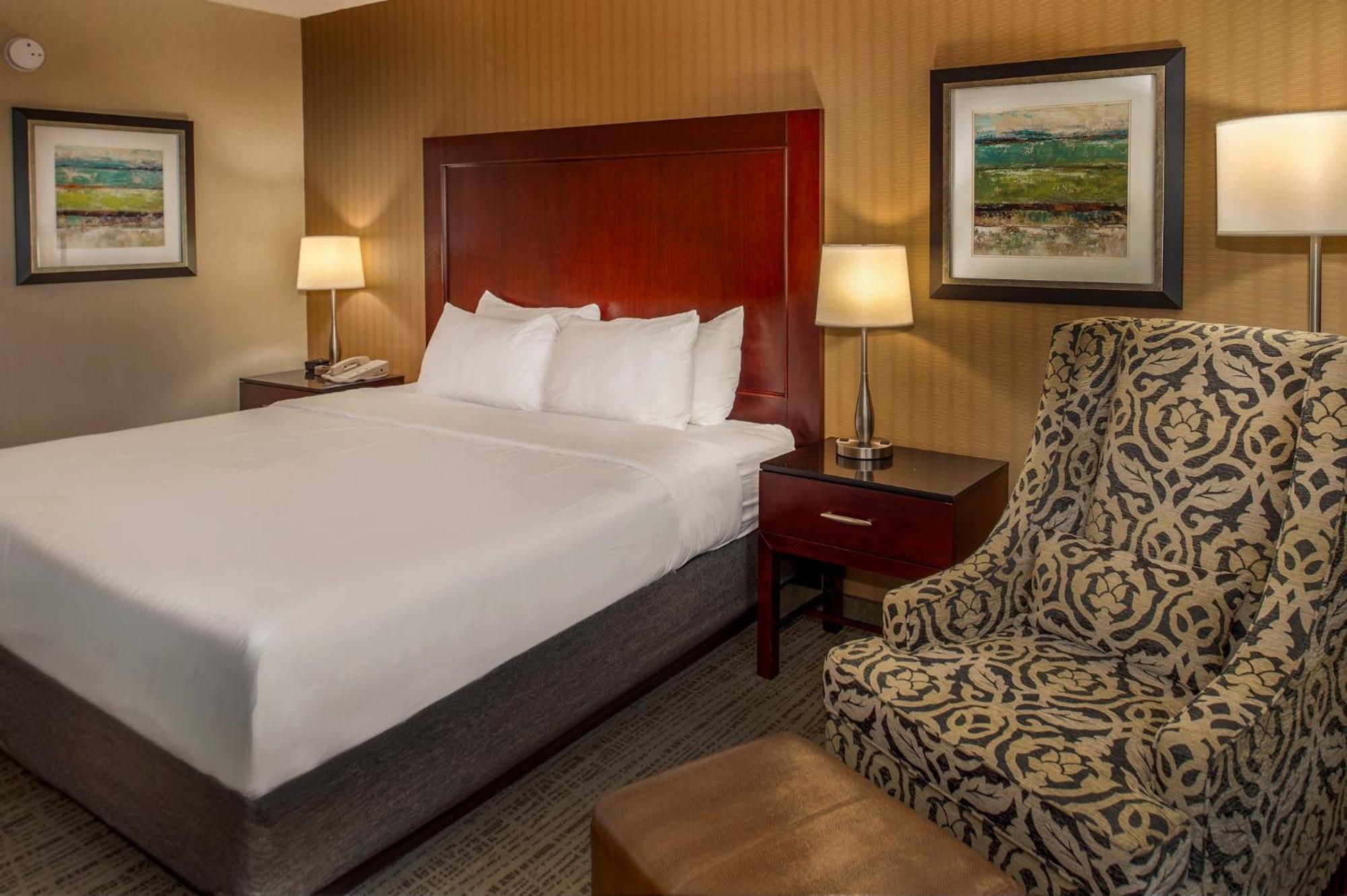 Hotel Crowne Plaza St. Louis Airport By Ihg