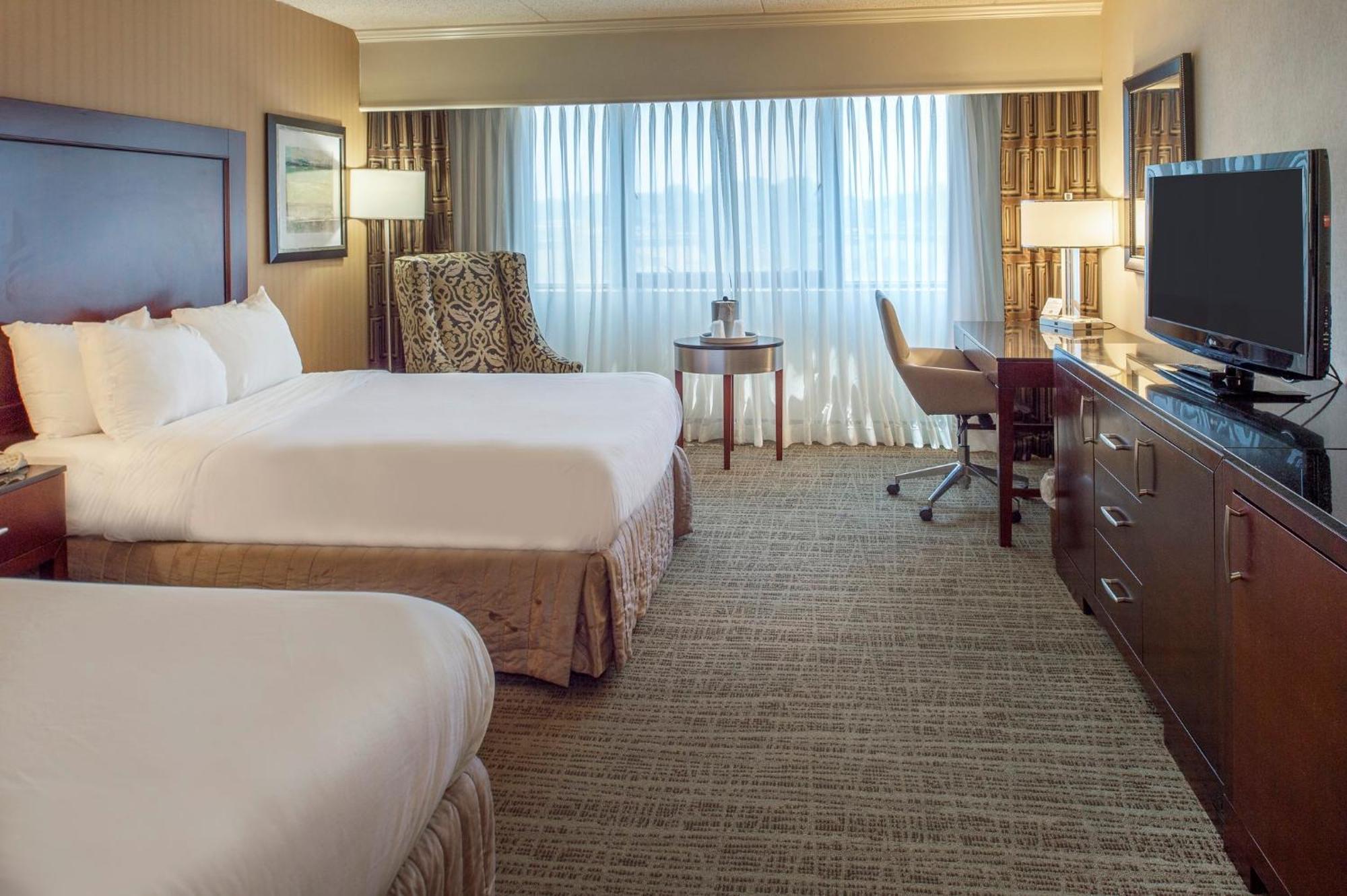 Hotel Crowne Plaza St. Louis Airport By Ihg
