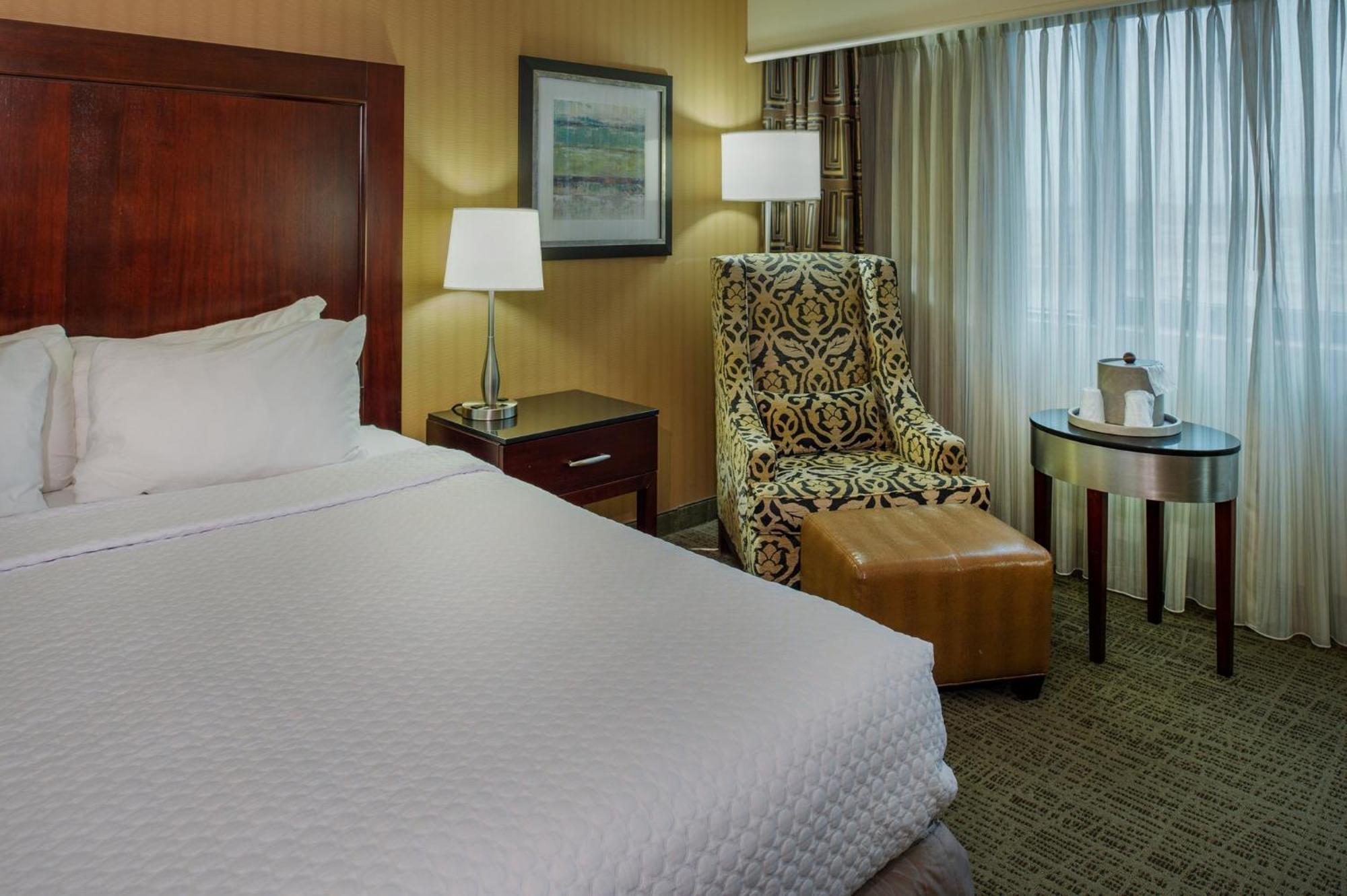 Hotel Crowne Plaza St. Louis Airport By Ihg Bridgeton