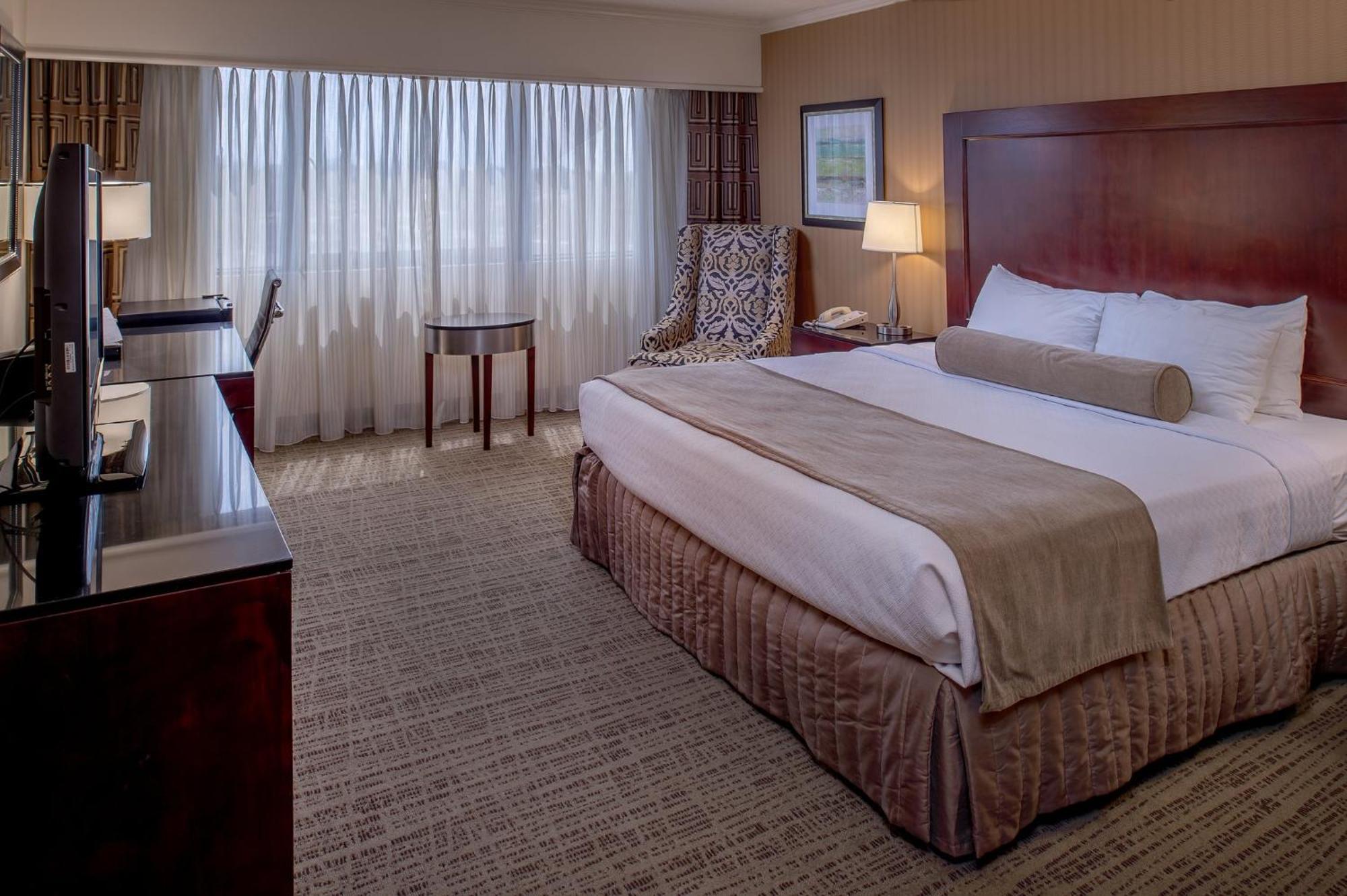 Hotel Crowne Plaza St. Louis Airport By Ihg