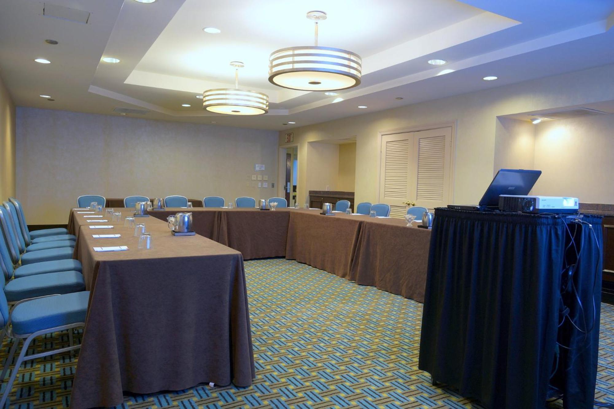 Hotel Crowne Plaza St. Louis Airport By Ihg 4*