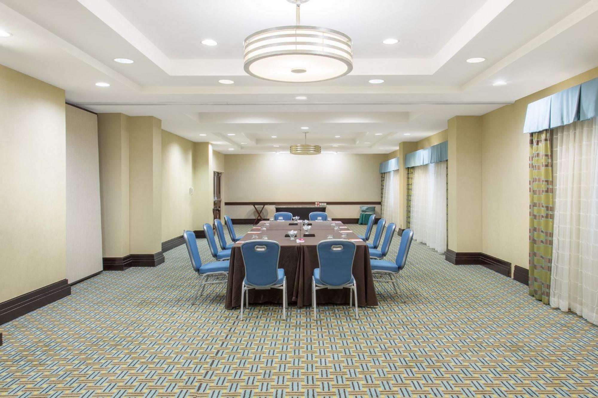 Crowne Plaza St. Louis Airport By Ihg 4*