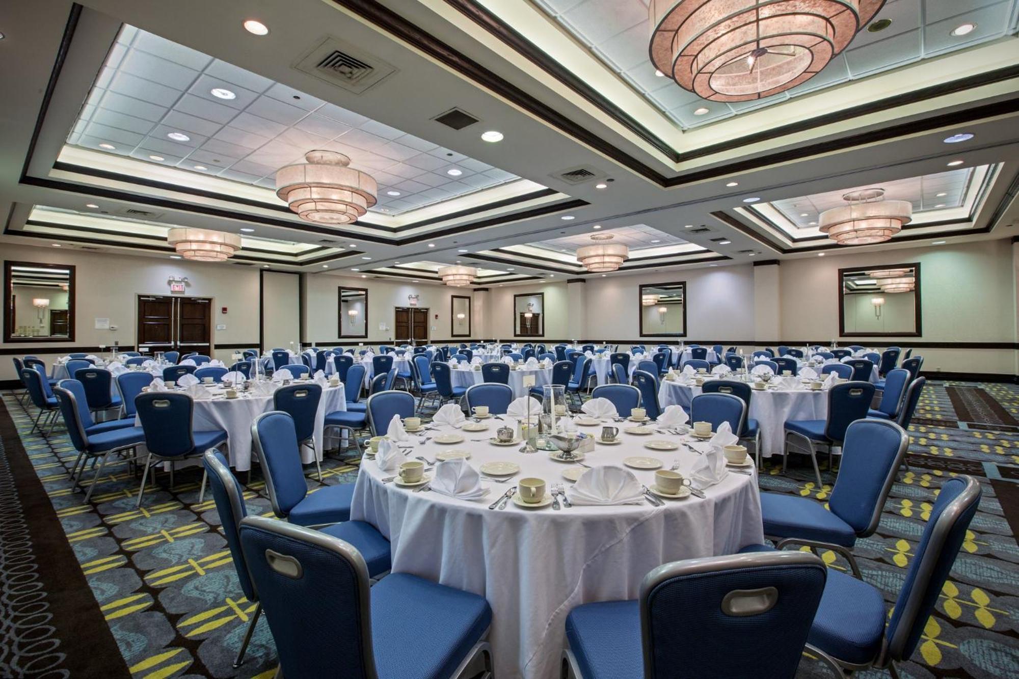 Crowne Plaza St. Louis Airport By Ihg Hotel
