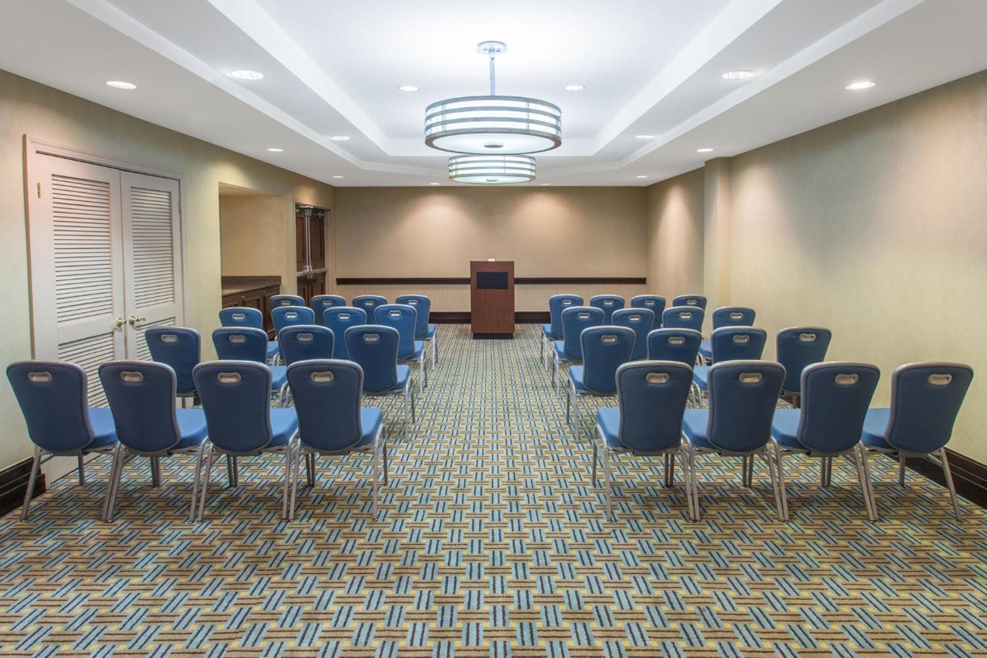 Crowne Plaza St. Louis Airport By Ihg Hotel
